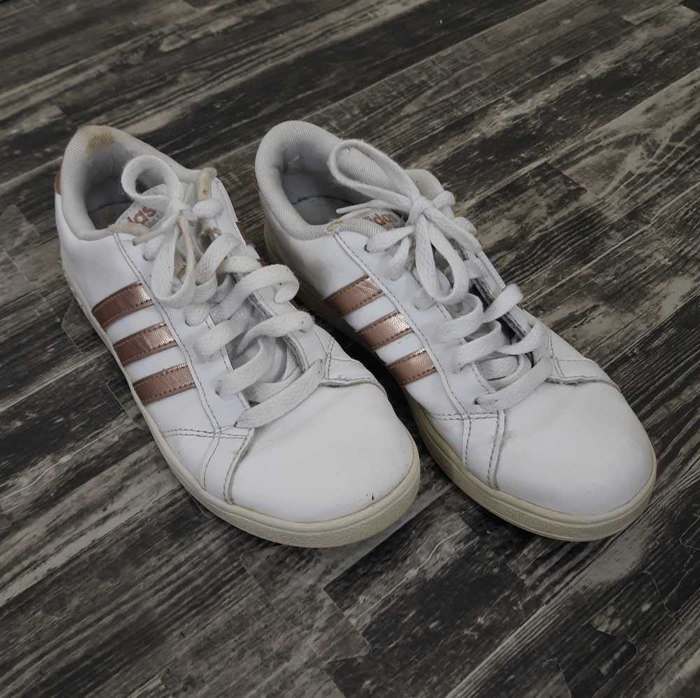 🤑❤4/$20 sale❤Girls Adidas sneakers